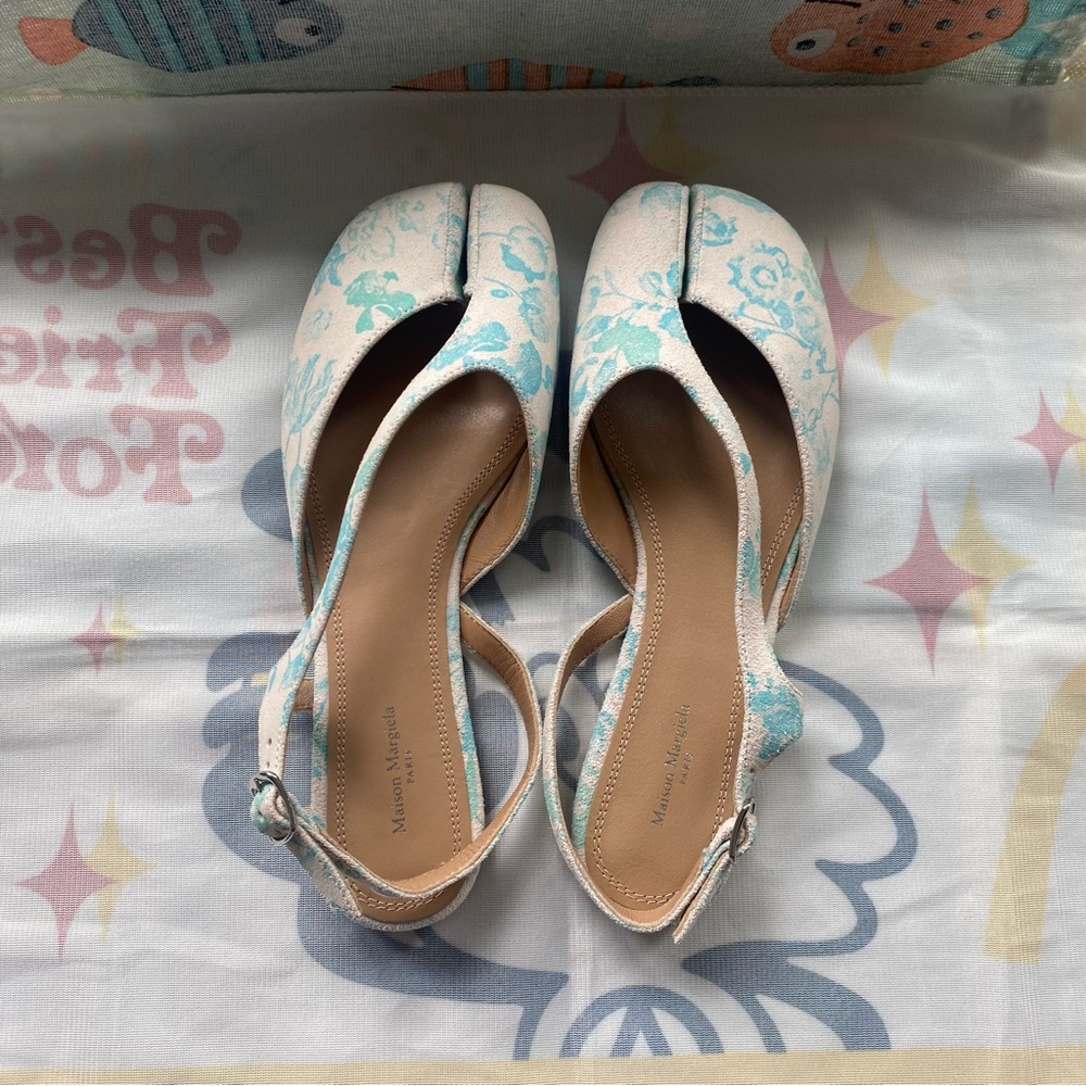 Maison Martin Margiela Women's Blue Floral Tabi Slingback Flats